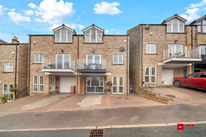 3 Bedroom Semi-Detached House For Sale In Wycoller View, Colne, BB8