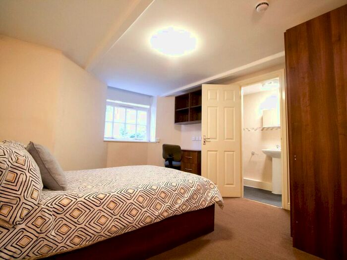 Apartment To Rent In Apt A, Springfield Mount #, LS2