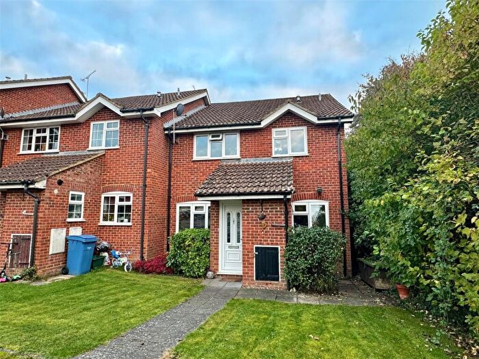 2 Bedroom Property To Rent In Ravenscroft, Hook, Hampshire, RG27