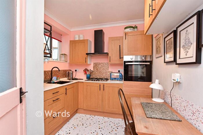 2 Bedroom Apartment For Sale In Ethelbert Road, Margate, Kent, CT9 - Photo 2