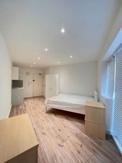 1 Bedroom Flat To Rent In Wagtail Way, Orpington, BR5