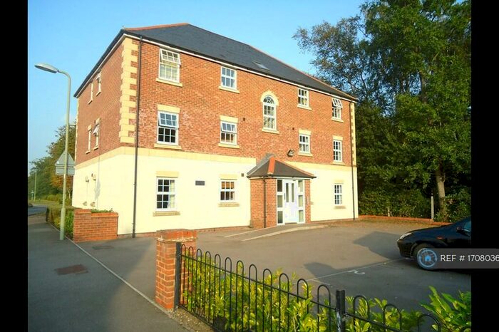 2 Bedroom Flat To Rent In Harrow Road, Fleet, GU51