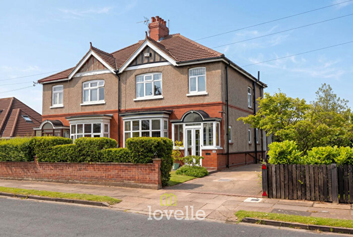 3 Bedroom Semi Detached House For Sale In Devonshire Avenue, Grimsby, DN32