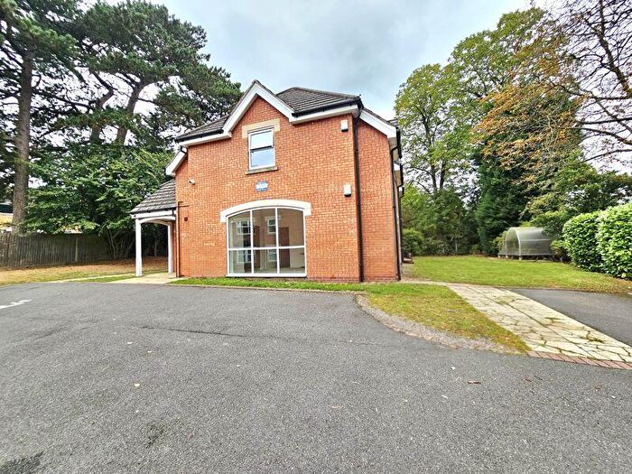 2 Bedroom Flat For Sale In Chester Road, Sutton Coldfield, B73