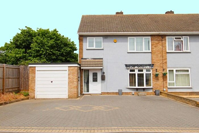 3 Bedroom Semi Detached House For Sale In Cottage Road, Sandy, SG19