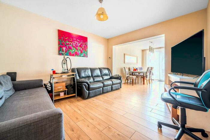 4 Bedroom House To Rent In Oriental Road, Woking, GU22