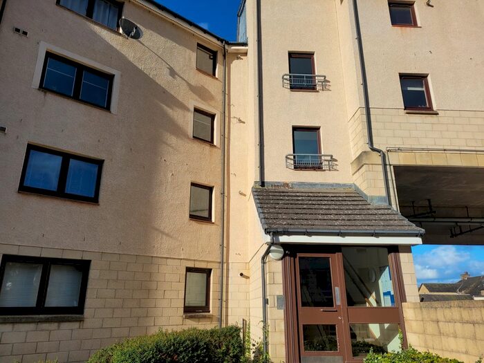 3 Bedroom Flat To Rent In James Short Park, Falkirk, FK1