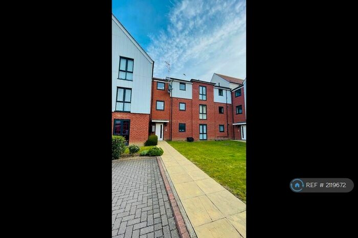 2 Bedroom Flat To Rent In Falcon Avenue, South Ockendon, RM15