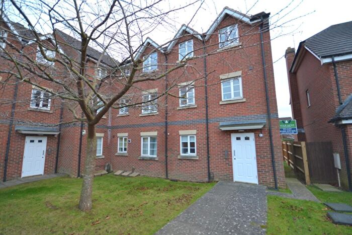 2 Bedroom Flat To Rent In Clover Field, Northampton, NN4