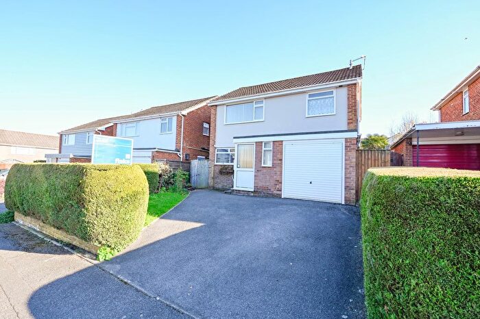 3 Bedroom Detached House For Sale In Rempstone Road, Wimborne, BH21