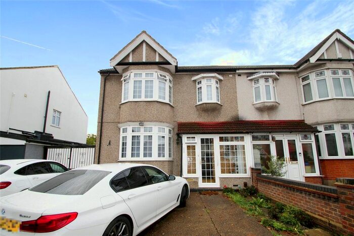 4 Bedroom Semi-Detached House To Rent In Balgores Lane, Romford, RM2