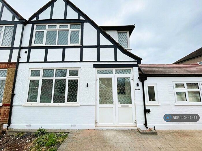 3 Bedroom Semi-Detached House To Rent In Fairhaven Avenue, Croydon, CR0