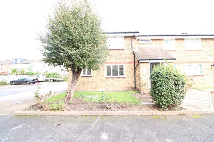 1 Bedroom Flat To Rent In Luther King Close, London, E17