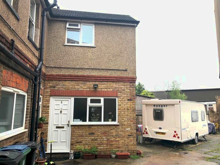 1 Bedroom Maisonette To Rent In Hagden Lane, Watford, WD18