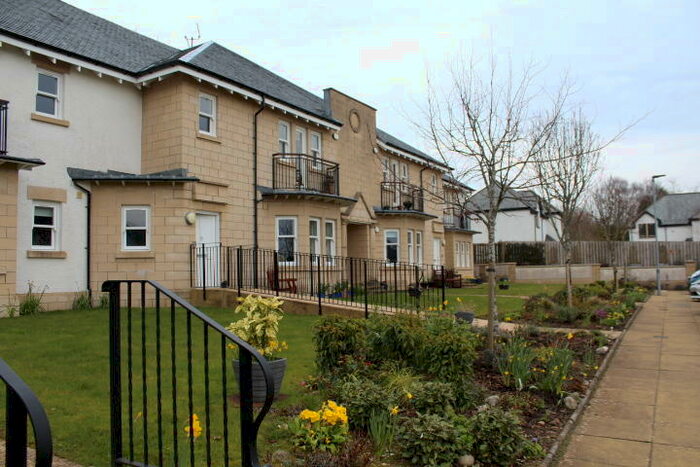 3 Bedroom Ground Flat To Rent In Victoria Crescent, Helensburgh, G84