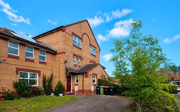 3 Bedroom Property To Rent In Rhodes Place, Oldbrook, Milton Keynes, MK6