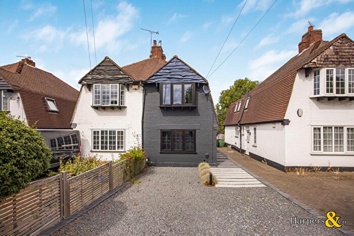 2 Bedroom Semi Detached House For Sale In Maidstone Road, Sidcup, DA14