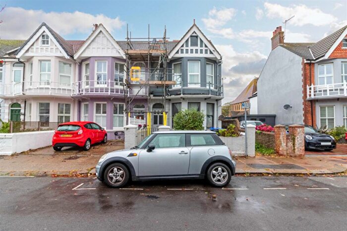 1 Bedroom Flat For Sale In Alexandra Road, Worthing, BN11