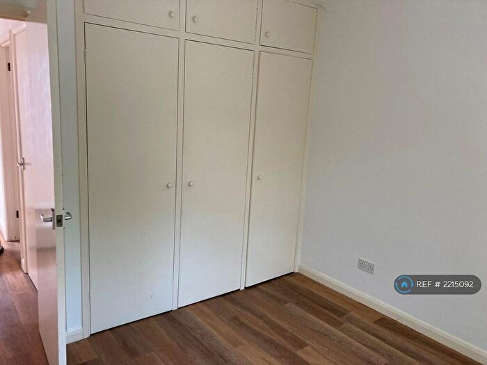 1 Bedroom Flat To Rent In Martyr Road, Guildford, GU1