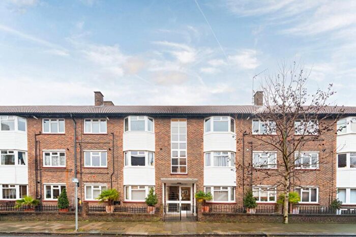 2 Bedroom Flat To Rent In Reedworth Street, Kennington, London, SE11