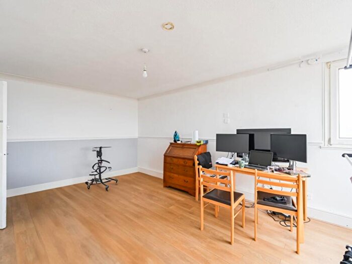 1 Bedroom Flat For Sale In Brassett Point, Abbey Road, London, E15