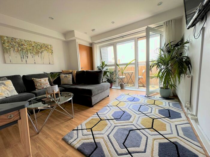 1 Bedroom Flat To Rent In Mansfield Court, Sumner Road, London, SE15