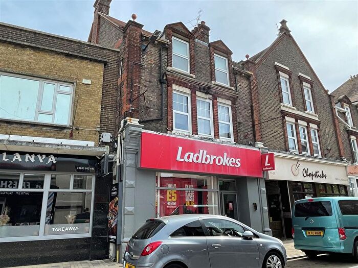 2 Bedroom Flat To Rent In Beach Road, Littlehampton, BN17