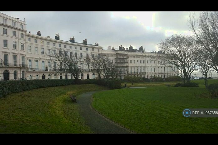 3 Bedroom Flat To Rent In Adelaide Crescent, Hove, BN3