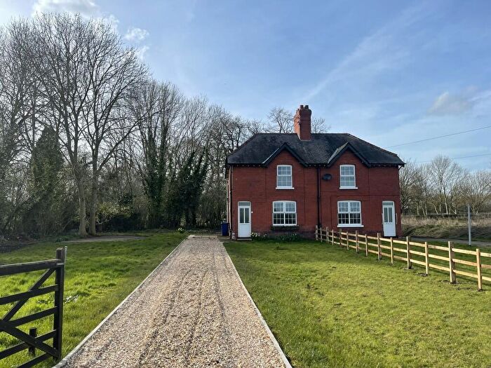 2 Bedroom Semi-Detached House To Rent In Grimsby Road, Laceby, Grimsby, DN37