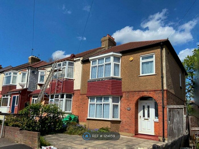 3 Bedroom Semi-Detached House To Rent In Egmont Road, New Malden, KT3