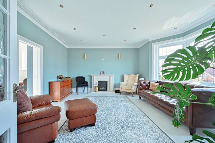 4 Bedroom Detached House To Rent In Bushey, Bushey, WD23