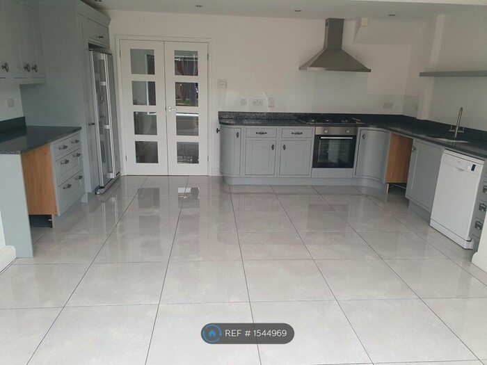 3 Bedroom Terraced House To Rent In Herons Place, Marlow, SL7