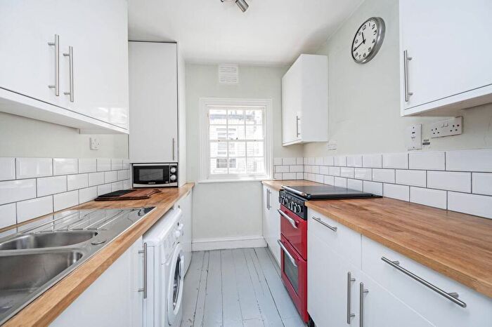 1 Bedroom Flat To Rent In Cazenove Road, Hackney, London, N16