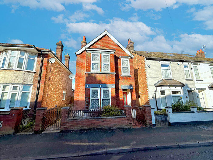 4 Bedroom Detached House For Sale In Park Street, Dunstable, LU6