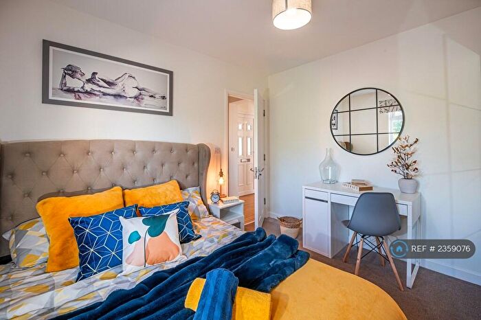 3 Bedroom Flat To Rent In Newcastle Road, Reading, RG2