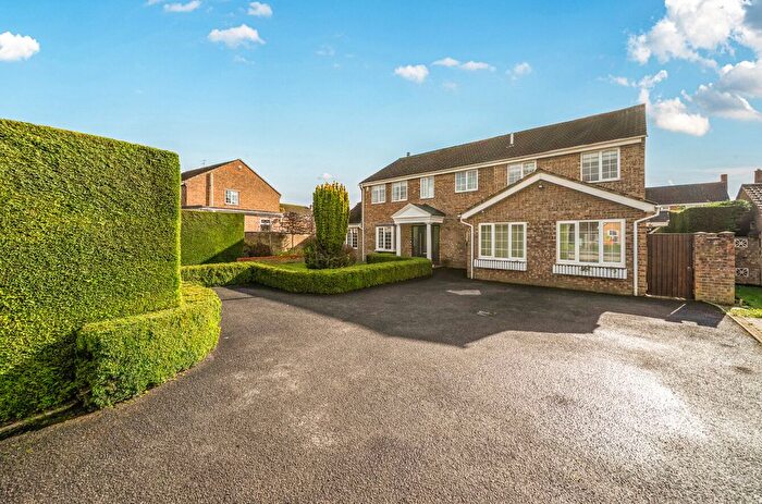 6 Bedroom Detached House For Sale In Thames Avenue, Swindon, Wiltshire, SN25