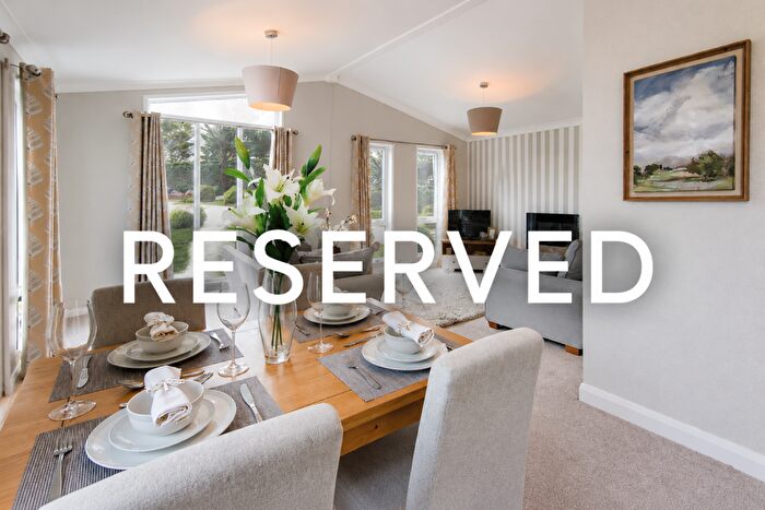 2 Bedroom Bungalow For Sale In Newport, Newport, PO30