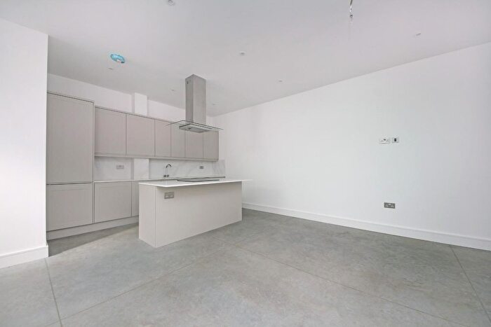 1 Bedroom Flat To Rent In Cumberland Park, W3