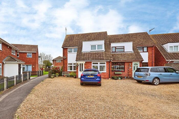 3 Bedroom Chalet For Sale In The Rookery, Yaxley, Peterborough, PE7