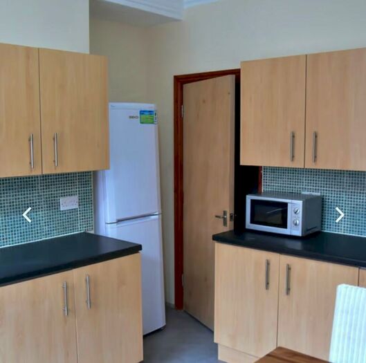 4 Bedroom Terraced House To Rent In Ashville Avenue, Leeds, West Yorkshire, LS6