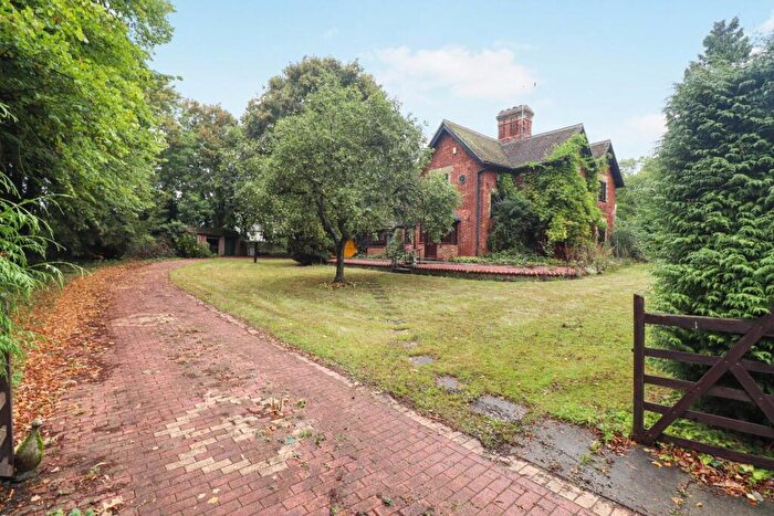 4 Bedroom Detached House For Sale In Knuston Spinney, Knuston, NN29