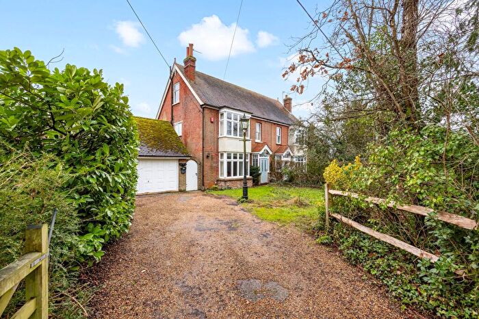 4 Bedroom Semi-Detached House For Sale In Newbridge Road West, Billingshurst, RH14