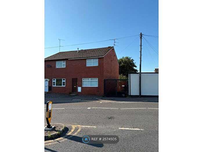 3 Bedroom Semi-Detached House To Rent In Milton Road, Widnes, WA8