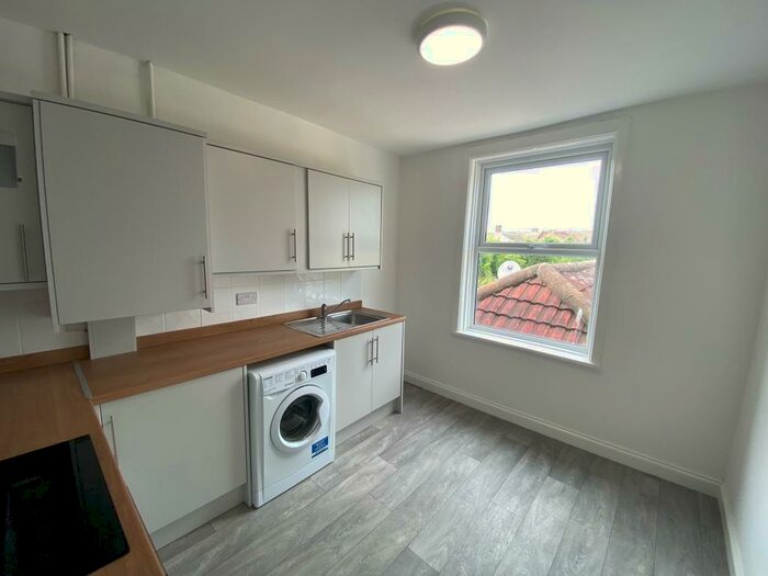 1 Bedroom Apartment To Rent In New Road, Portsmouth, PO2