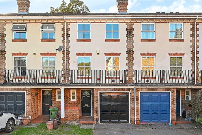 4 Bedroom Terraced House For Sale In Regency Mews, Beckenham, BR3