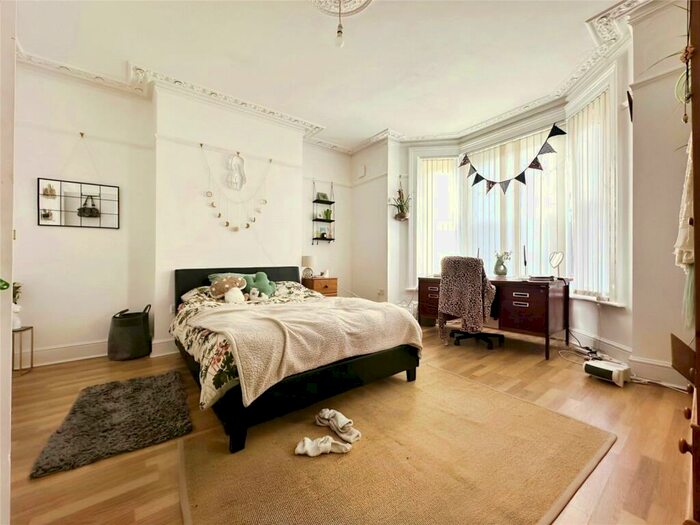 7 Bedroom Semi-Detached House To Rent In Spear Road, Southampton, Hampshire, SO14