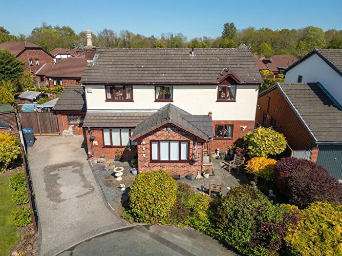 4 Bedroom Detached House For Sale In Raleigh Close, Old Hall, WA5