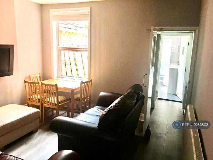 5 Bedroom Terraced House To Rent In Tiverton Road, Birmingham, B29