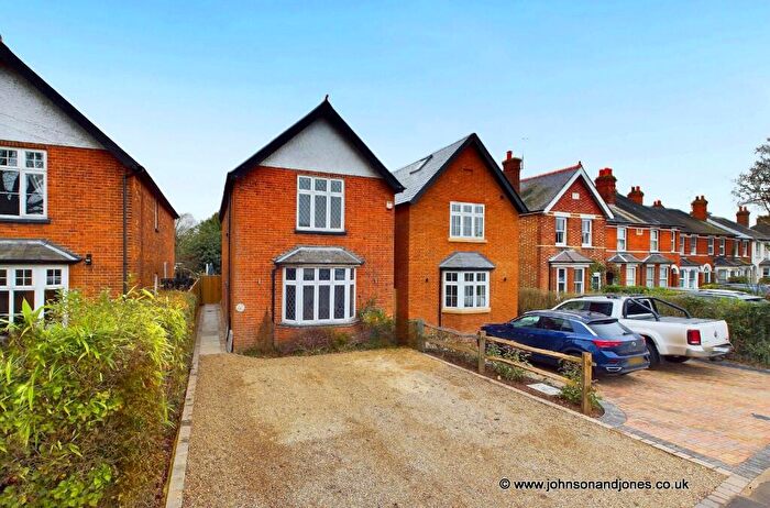 4 Bedroom Detached House For Sale In New Haw Road, Addlestone, Surrey, KT15
