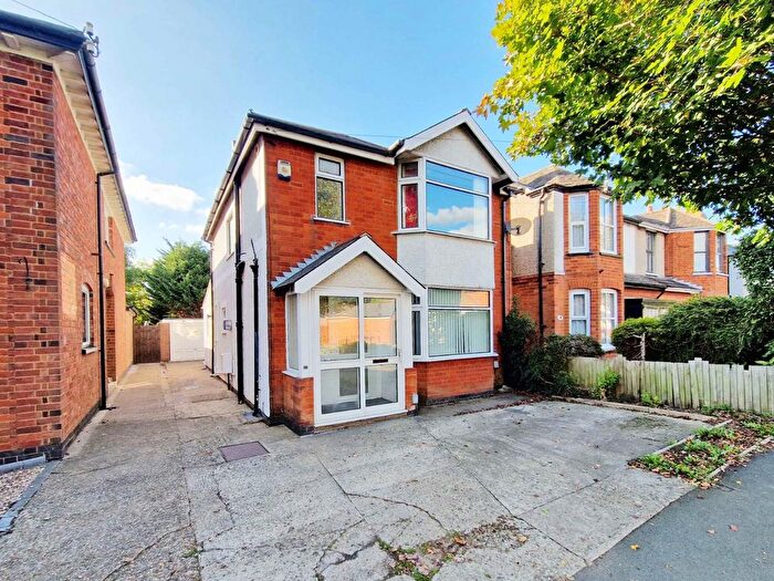 3 Bedroom Detached House For Sale In Slade Road, Rugby, CV21